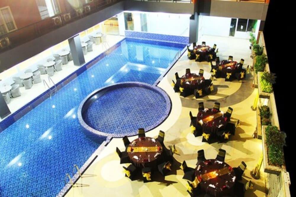 Merapi Merbabu Hotels Bekasi Exterior photo