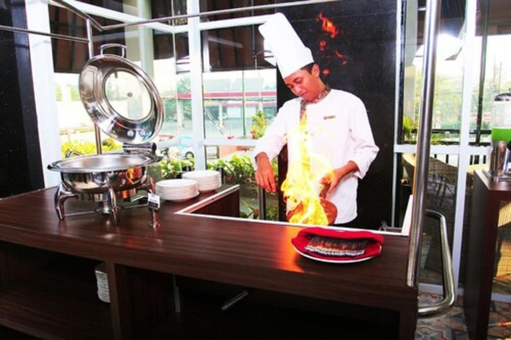 Merapi Merbabu Hotels Bekasi Exterior photo