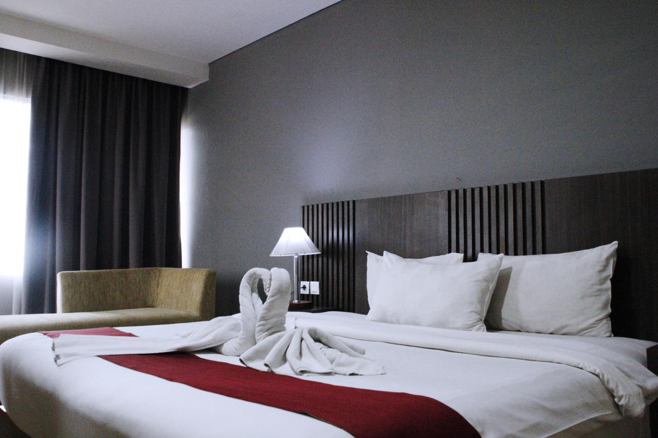Merapi Merbabu Hotels Bekasi Exterior photo